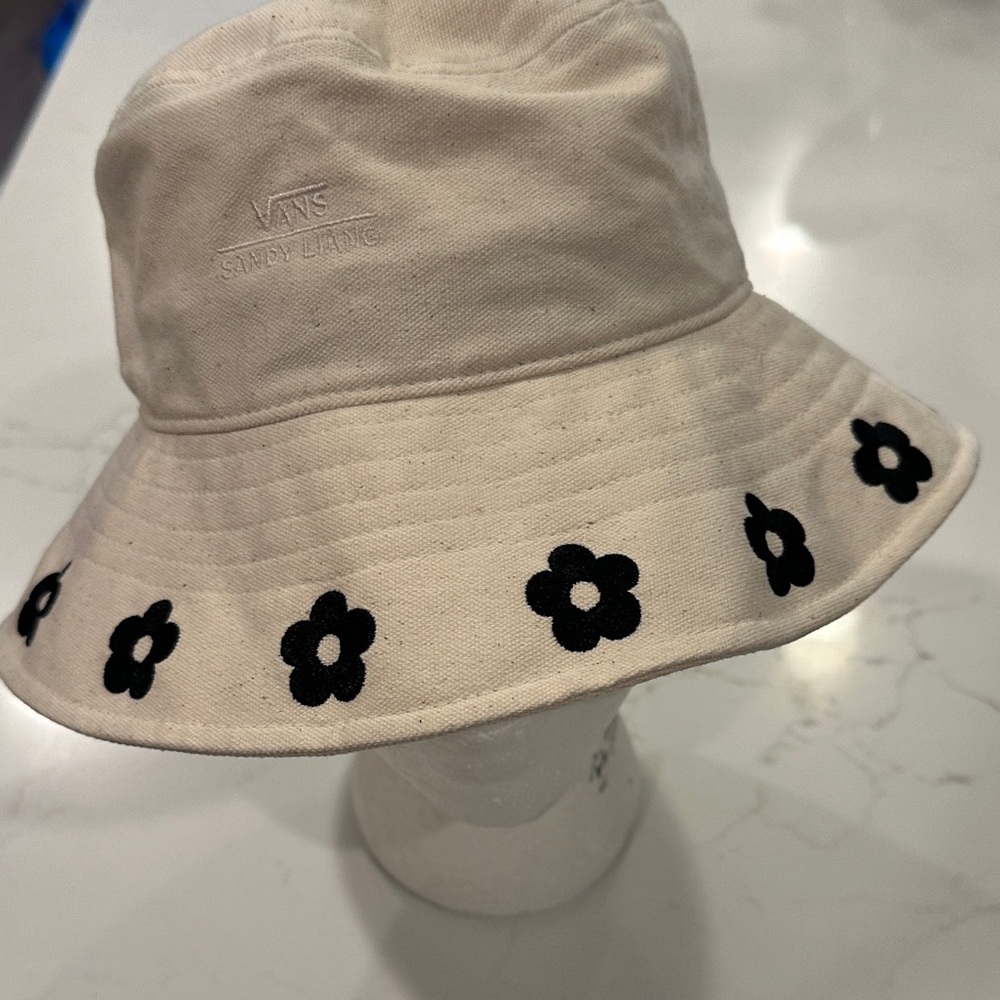 Vans Kids Cream Bucket Hat with Black Floral Design